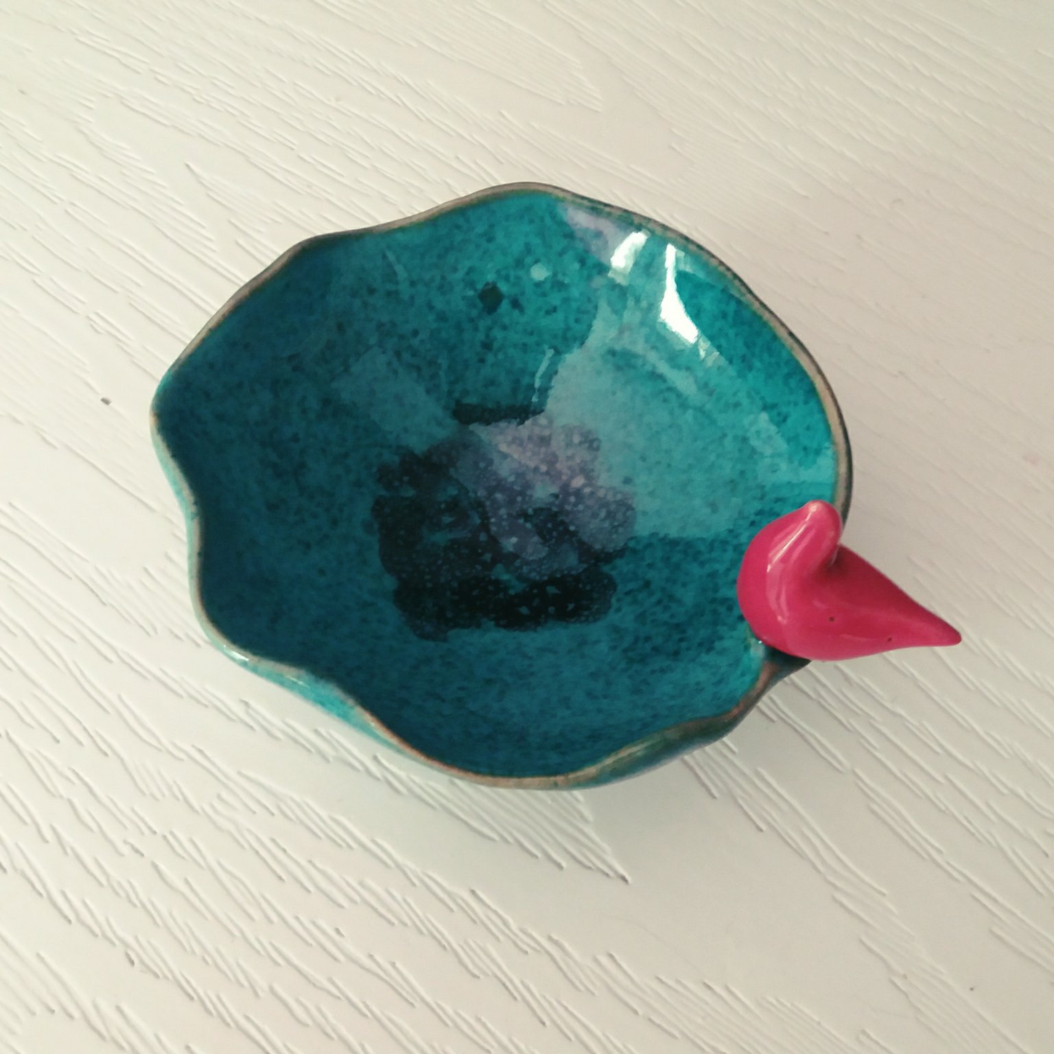 Main image of 装饰陶瓷碗 – 手工艺术，鸟类图案