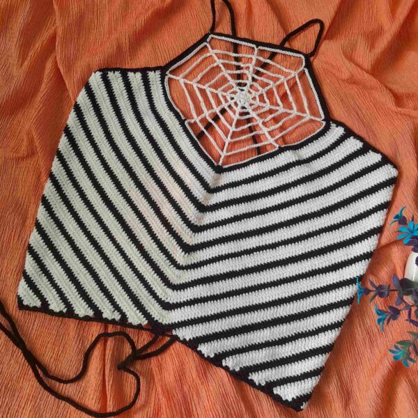 女款手工编织钩针短款上衣，独特蜘蛛网设计