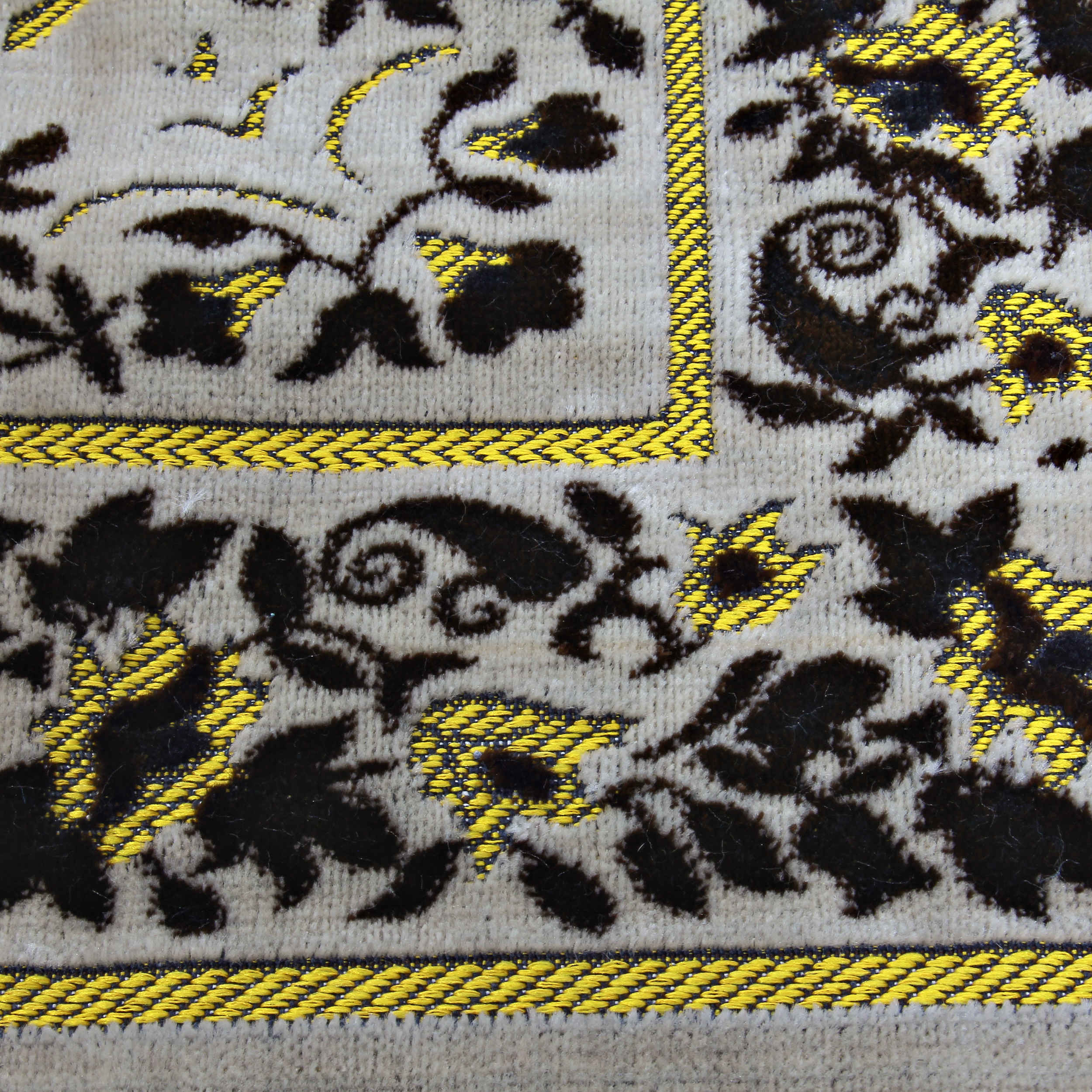 伊斯兰天鹅绒祈祷垫 – 豪华加厚 Sajadah/Janamaz