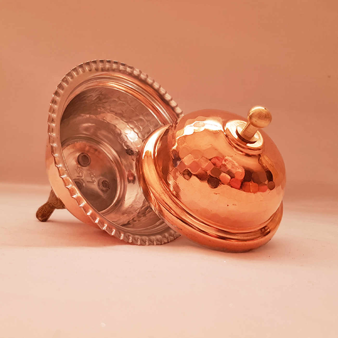 手工波斯铜糖碗带盖 – 锤制