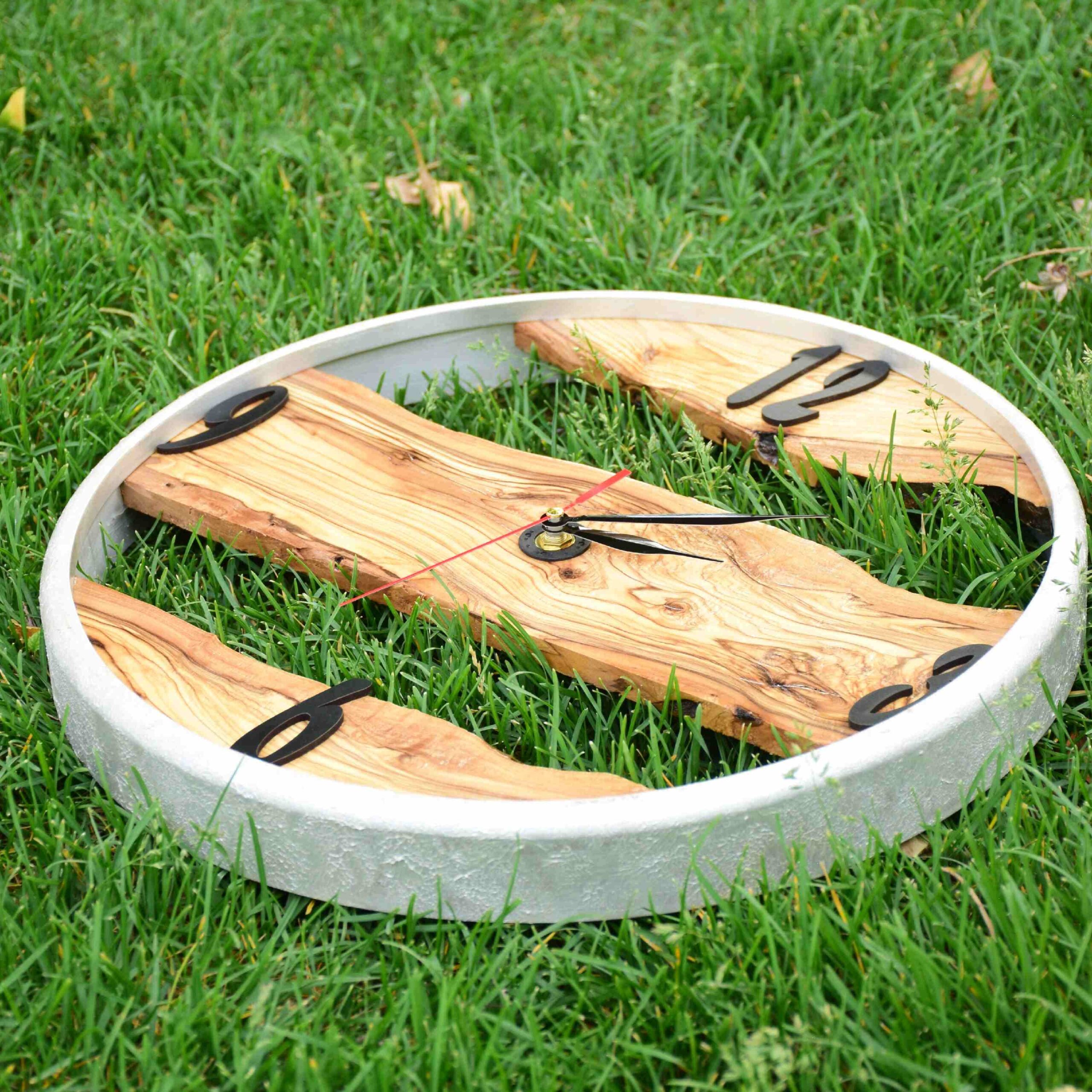 质朴木质挂钟 – 手工 Cyrus 款