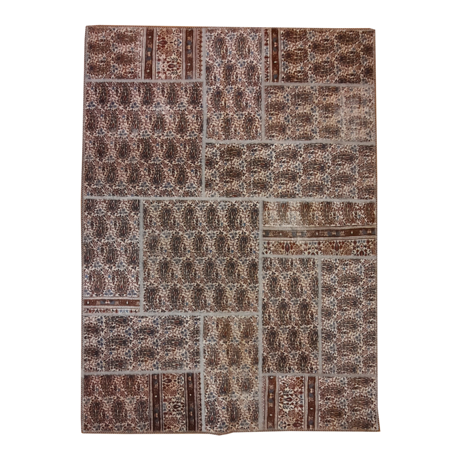 Main image of 复古波斯手工打结拼布地毯 几何佩斯利