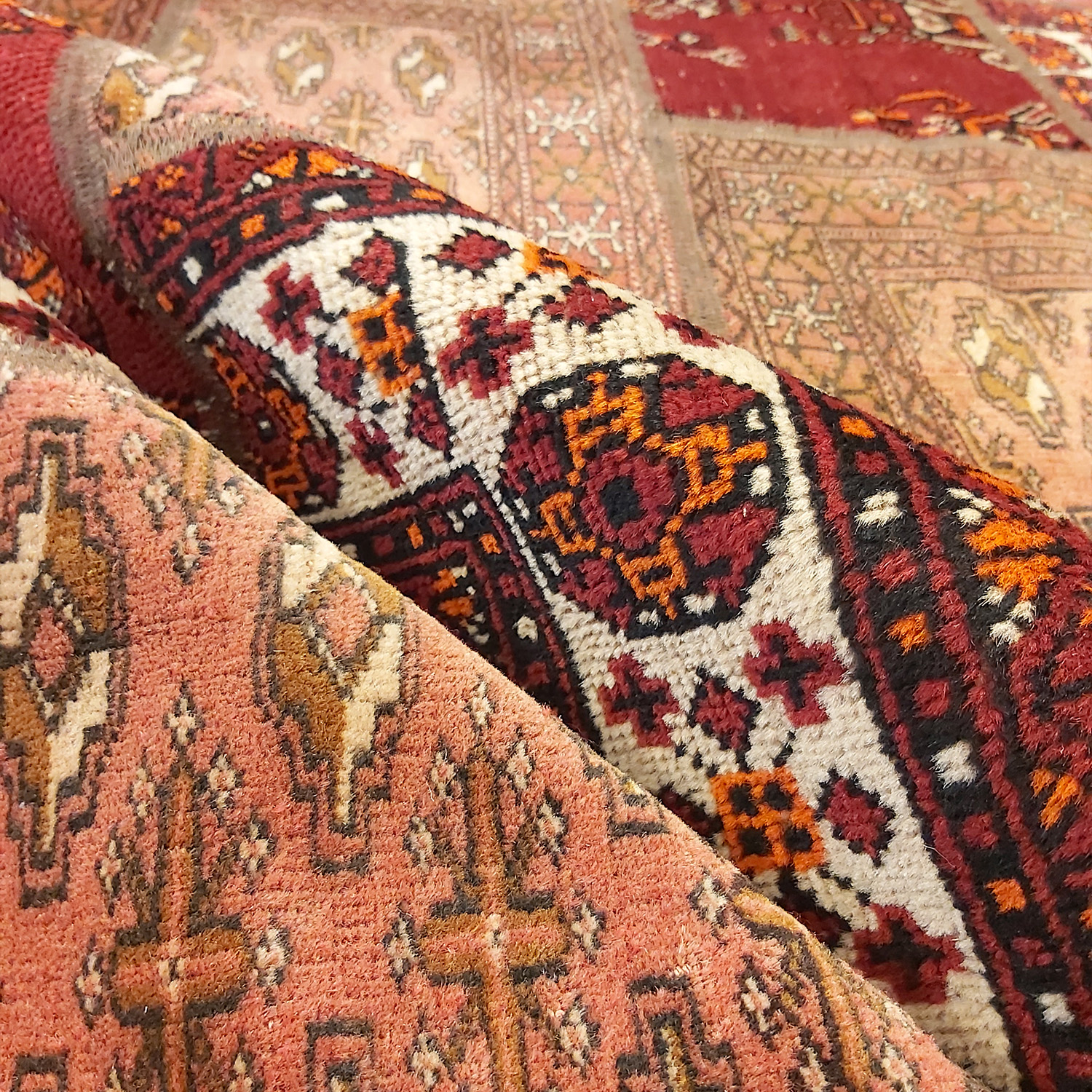 复古波斯手工打结拼布地毯 传统几何红色