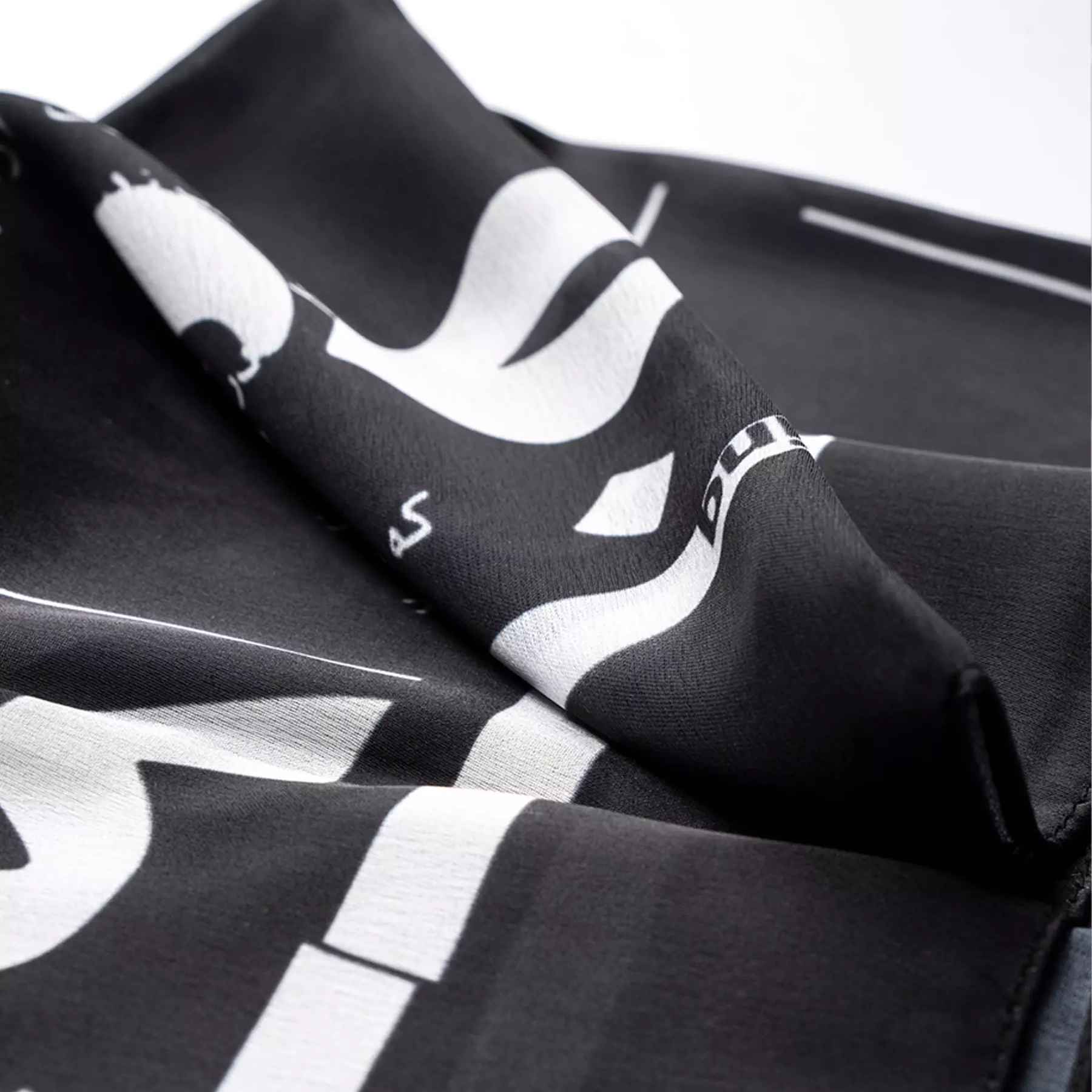 迷你头巾 – 女士优雅书法设计