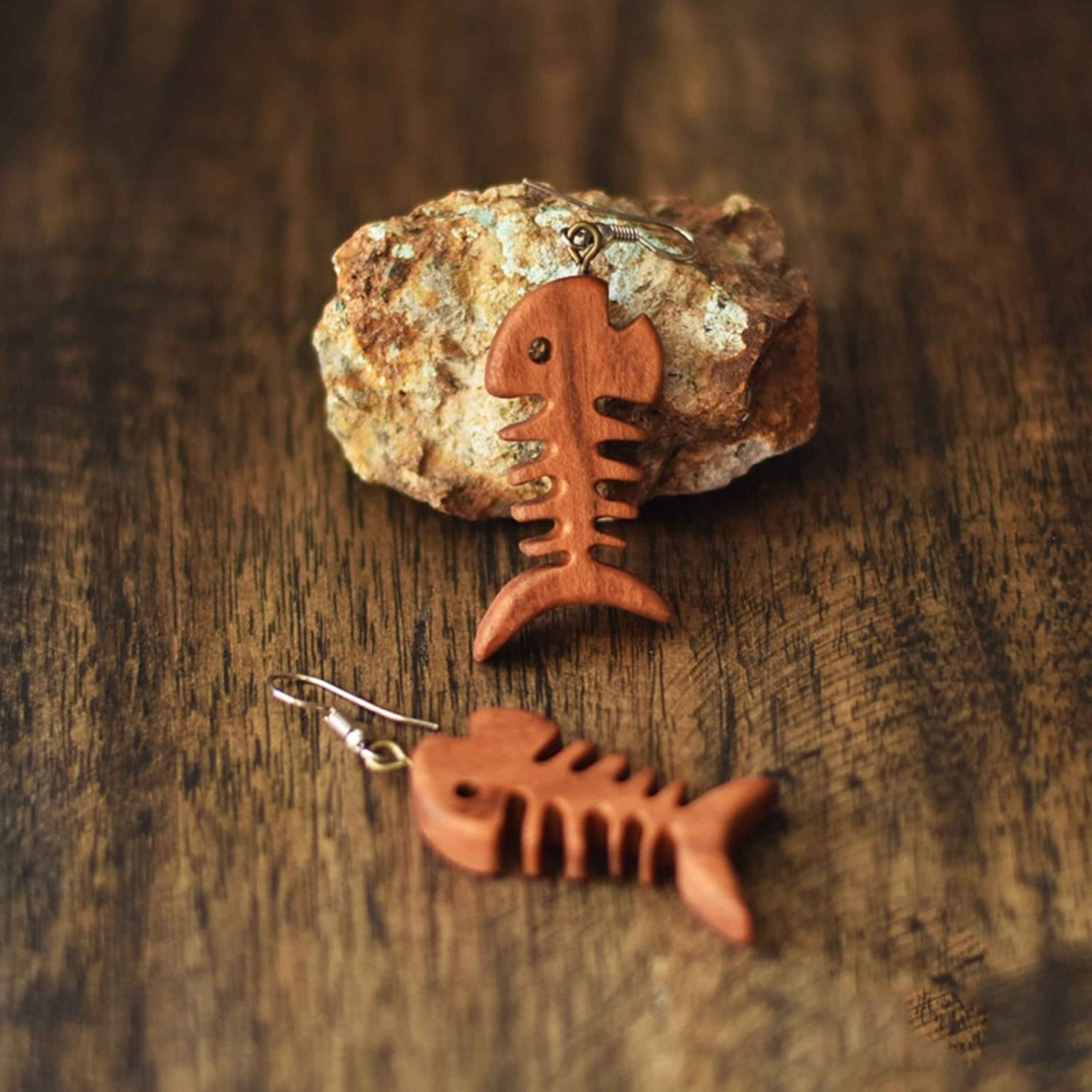 女士手工木质耳环 – 鱼骨造型