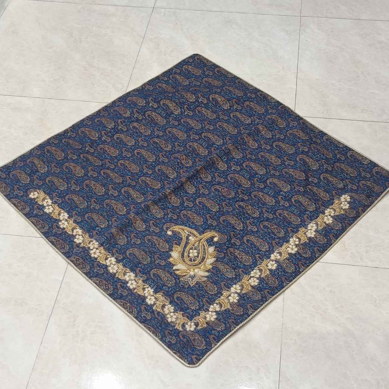 Main image of 奢华波斯特尔梅桌布 – 佩斯利图案