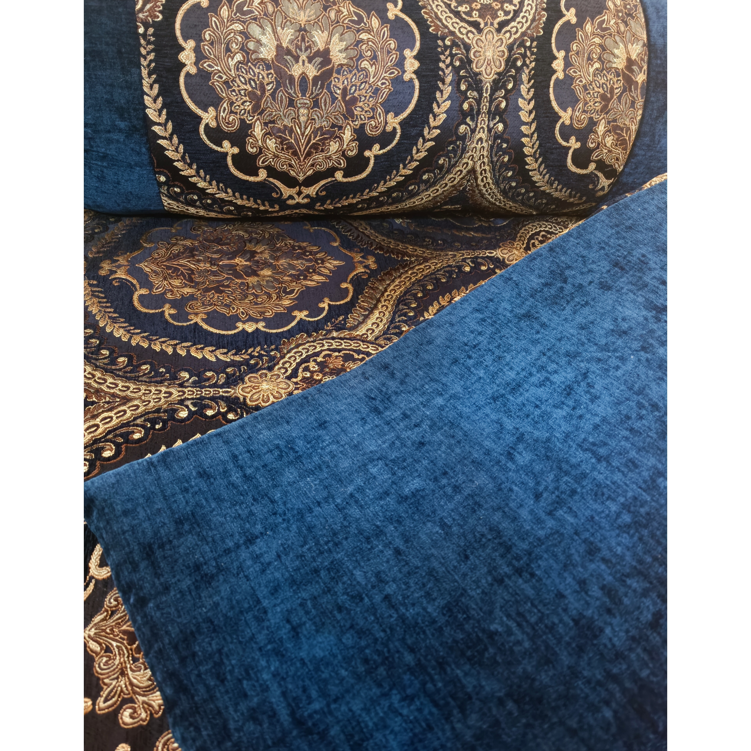 传统波斯圆柱形枕配床垫