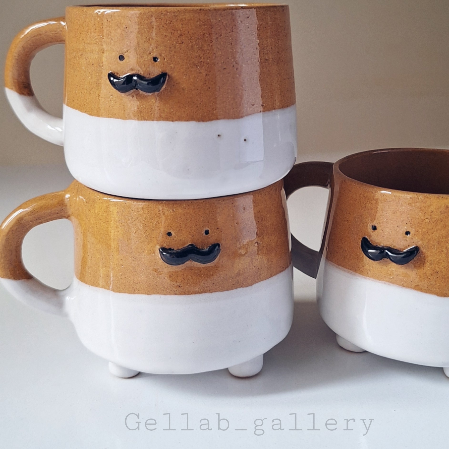 手工艺术陶瓷杯 – 雅致棕色设计