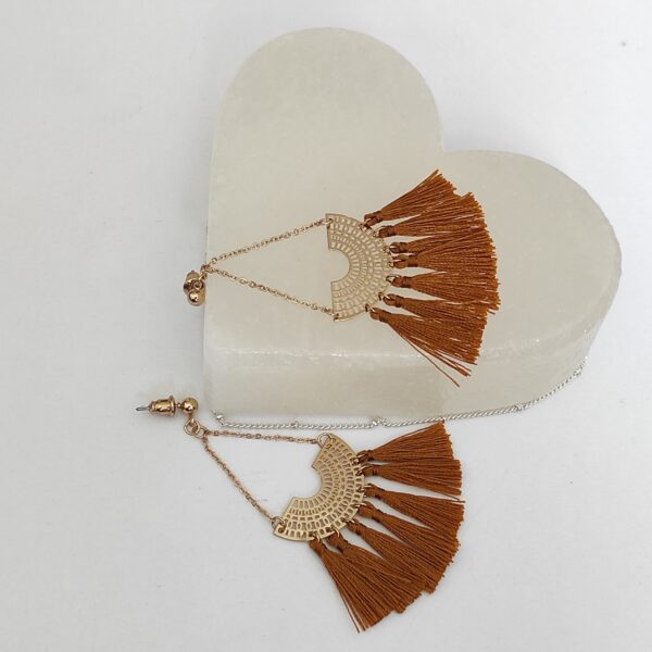 手工编织棕色垂坠耳环