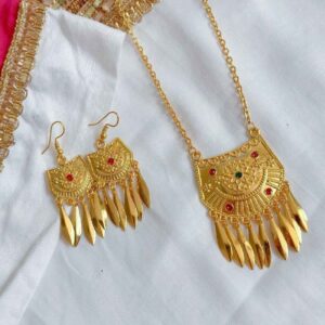 Mehak黄铜项链与耳环套装，奢华与时尚