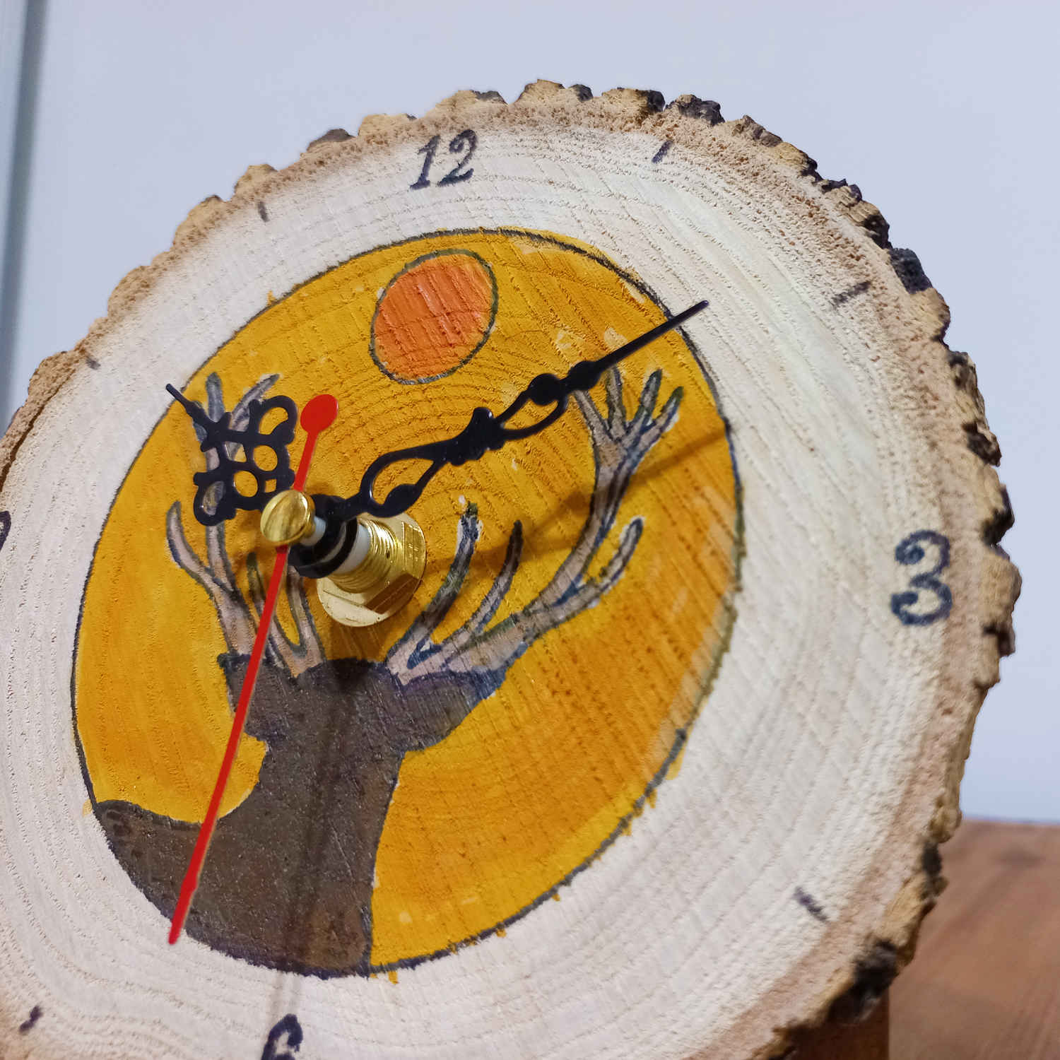 木质座钟 – 鹿纹设计