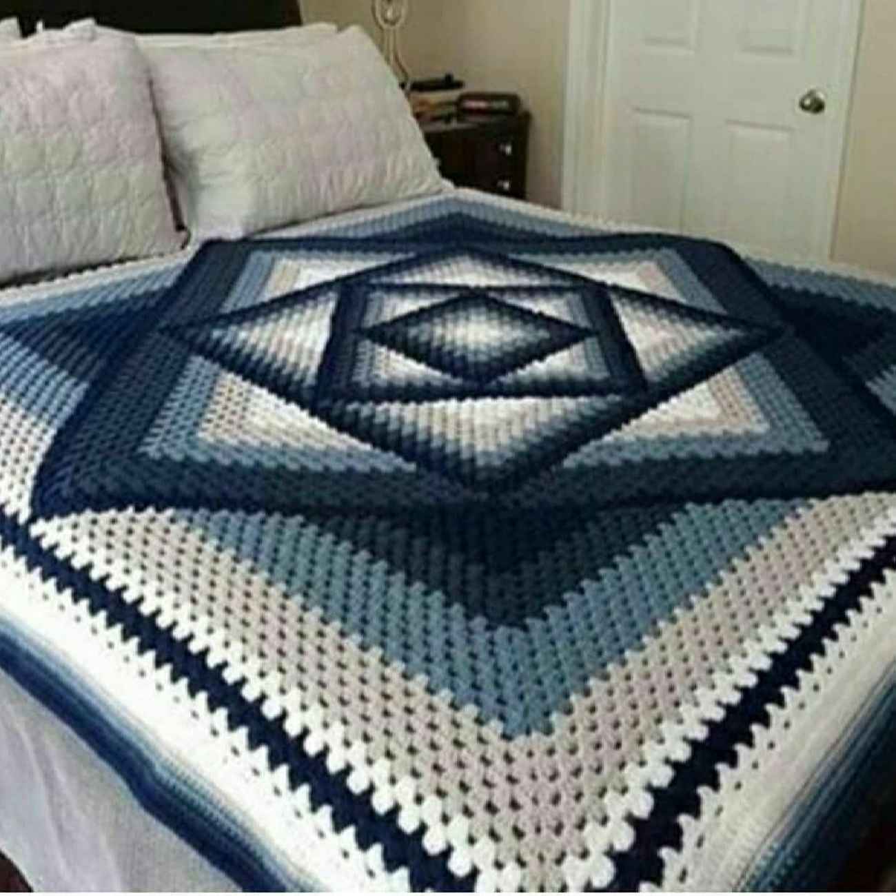 Main image of 精美针织钩编床罩 – 为卧室增添永恒魅力