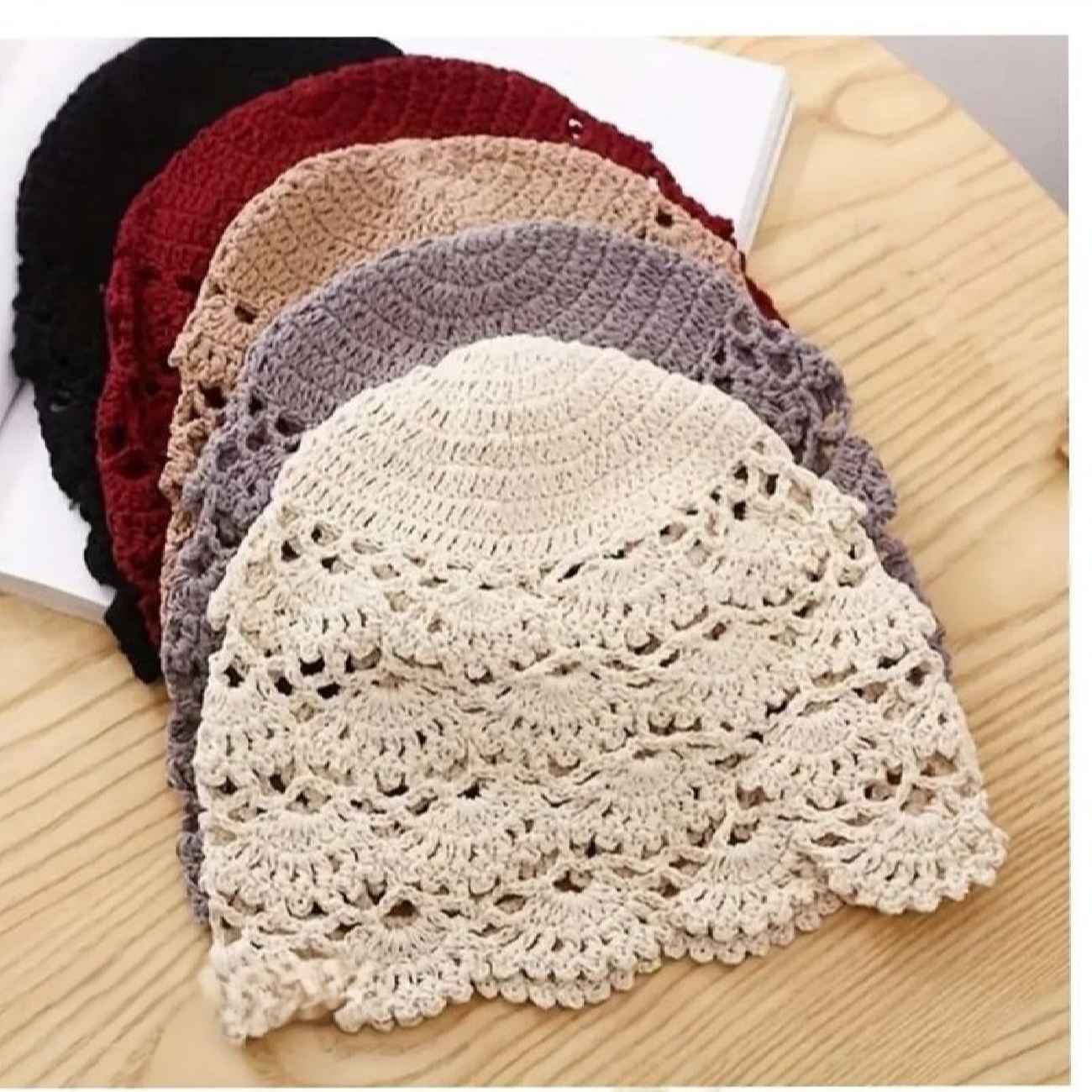 Main image of 钩针帽 – 独特柔软，奶油色贝壳设计