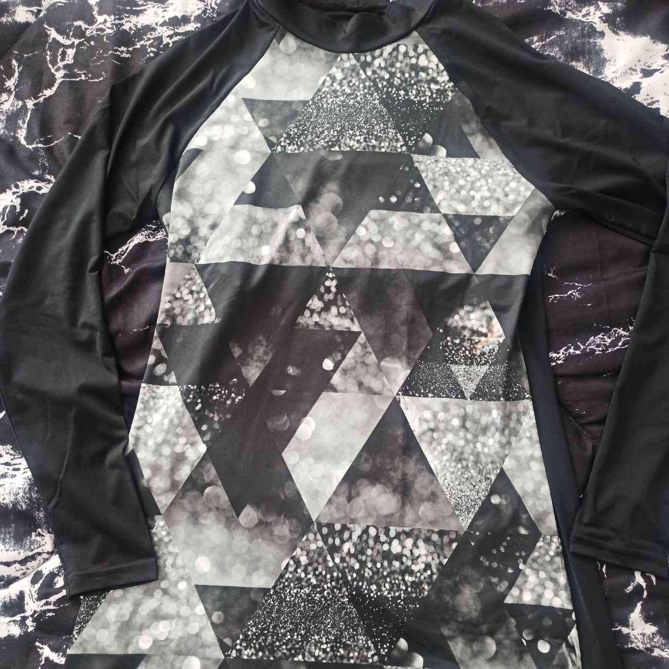 伊斯兰女士泳衣 – 附连帽设计与宽边打底裤