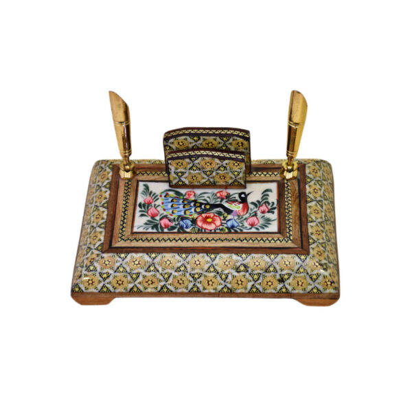 量身定制 – 个性化波斯木质笔筒，满足工作空间需求