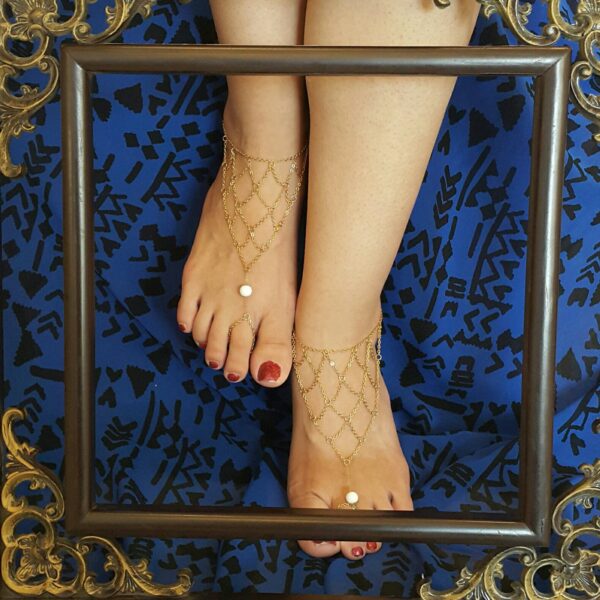 不锈钢赤足脚链 – 耐用且时尚的女士足部饰品