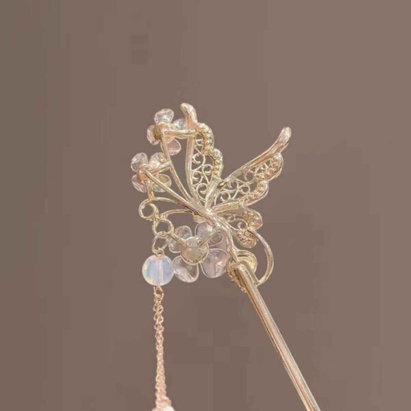 女士发夹 – 花簪款式，花朵设计及垂挂蝴蝶