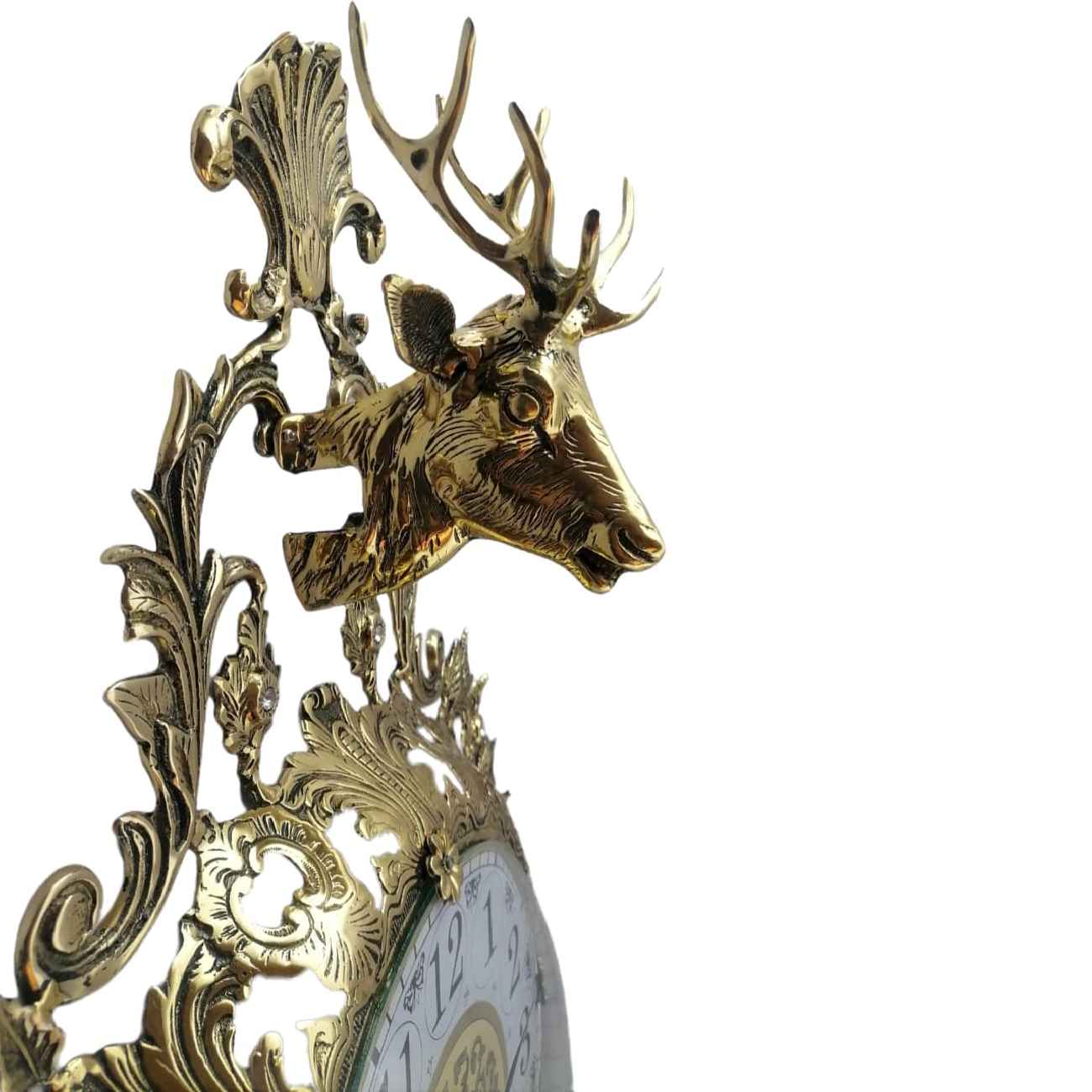 黄铜挂钟 – 经典与现代的持久印象