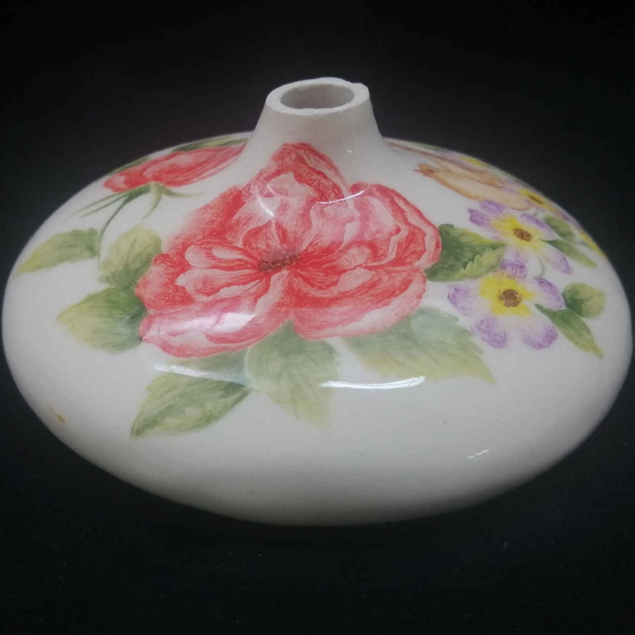 Main image of 装饰波斯陶瓷小花瓶 – 现代与乡村装饰，鸟与花卉图案