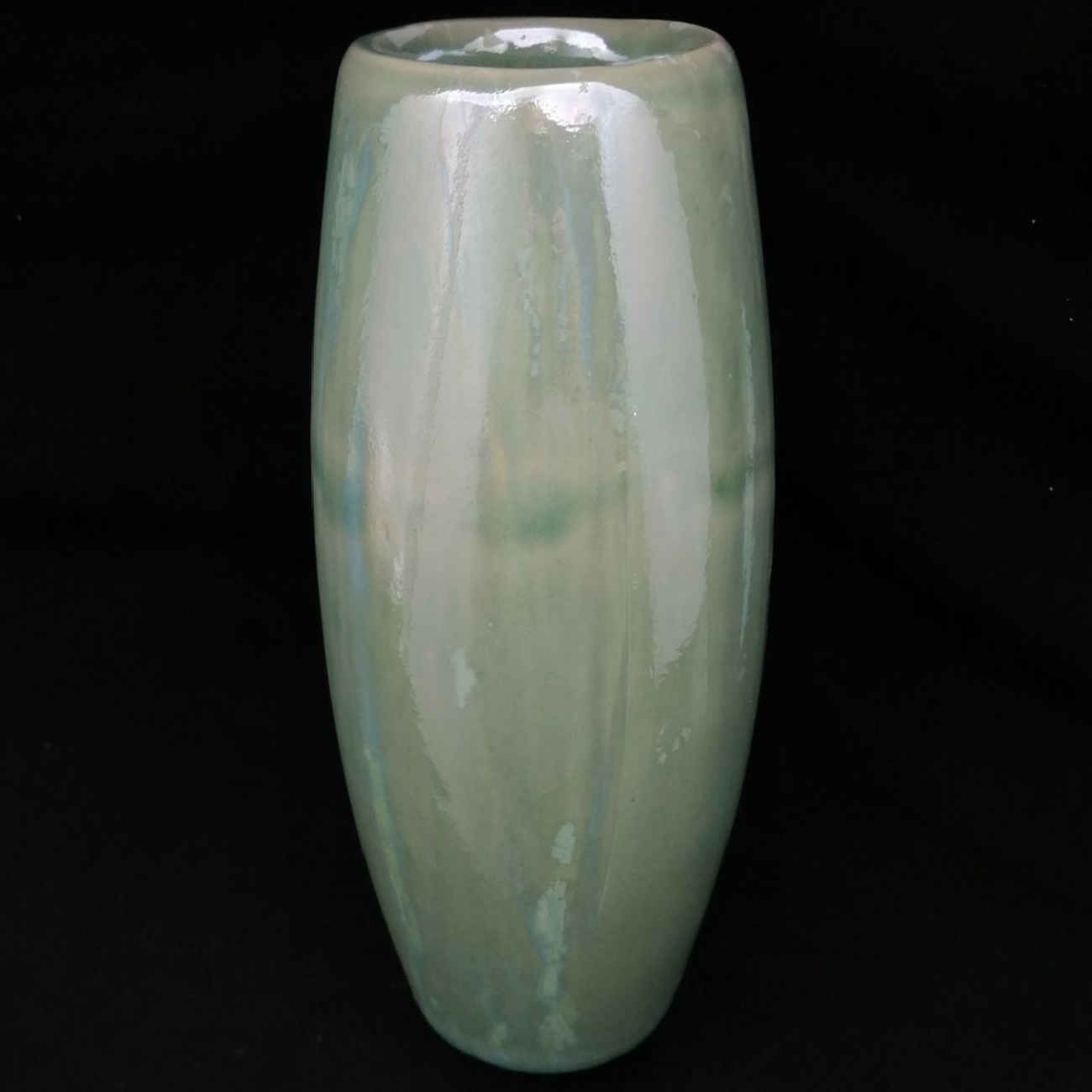 装饰波斯陶瓷花瓶 – 绿色书法图案