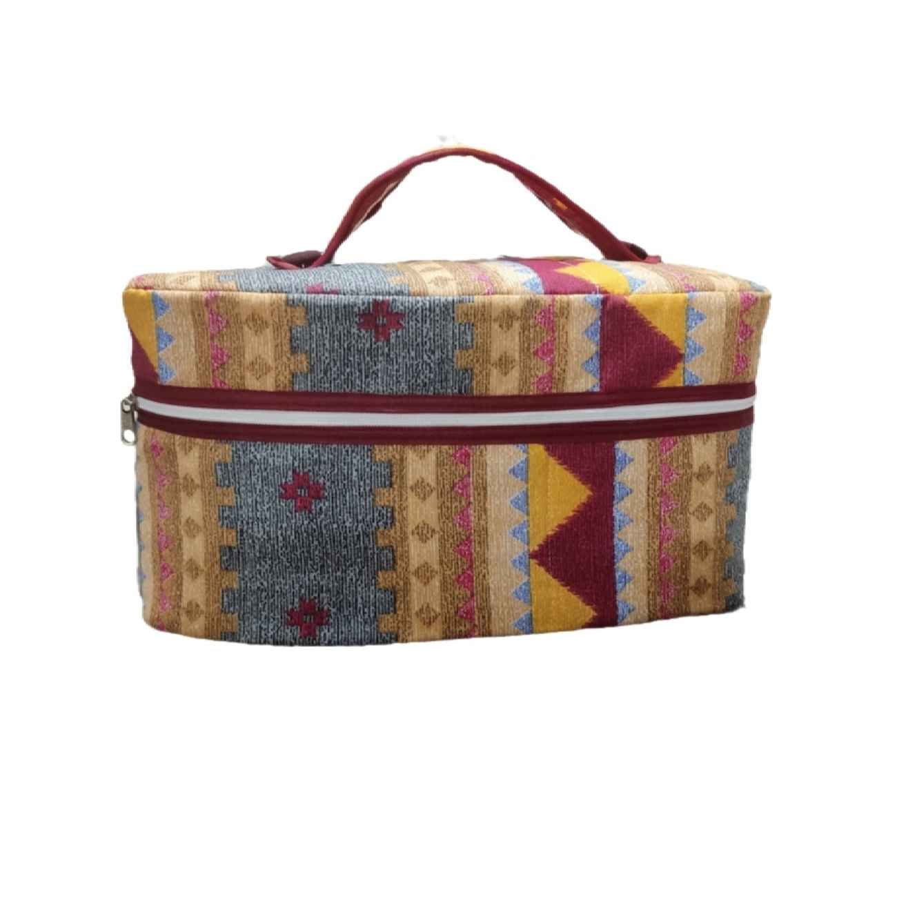 耐用铁质收纳盖 – 功能性强,适合传统风格使用