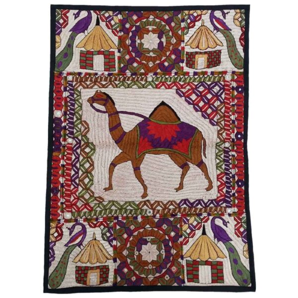 优雅手工刺绣桌布——餐桌装饰的完美点缀