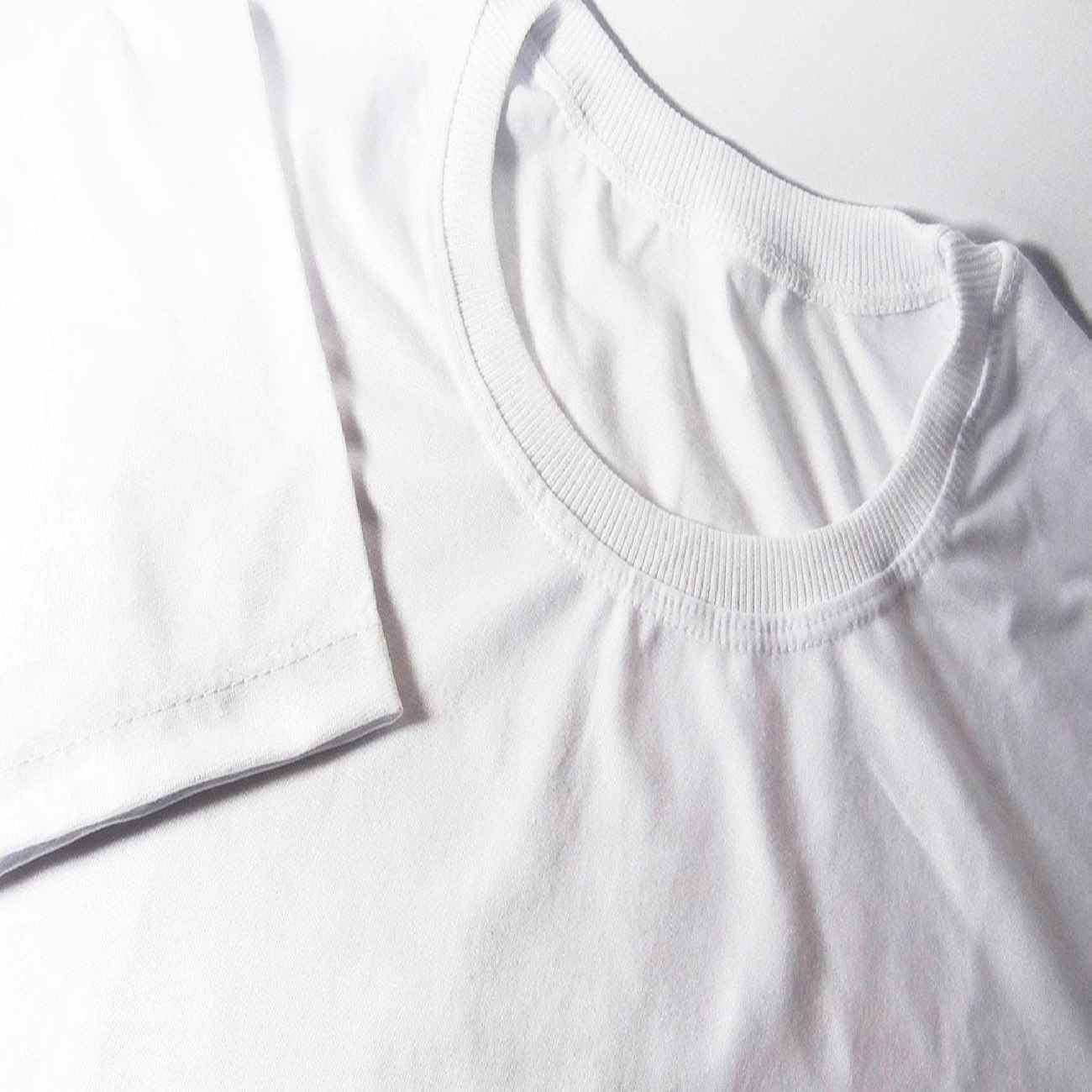 足球迷球衣 – 白色球体图案，向足球历史致敬