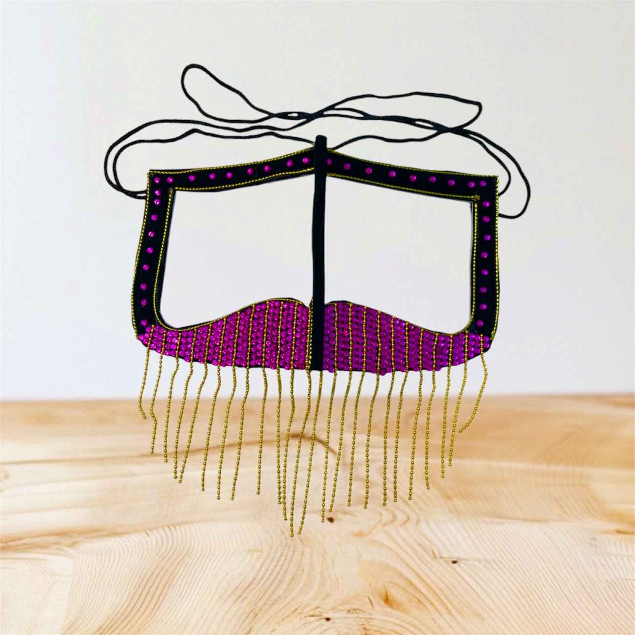 手工 Battoulah 面具 – 华丽与辉煌的披挂