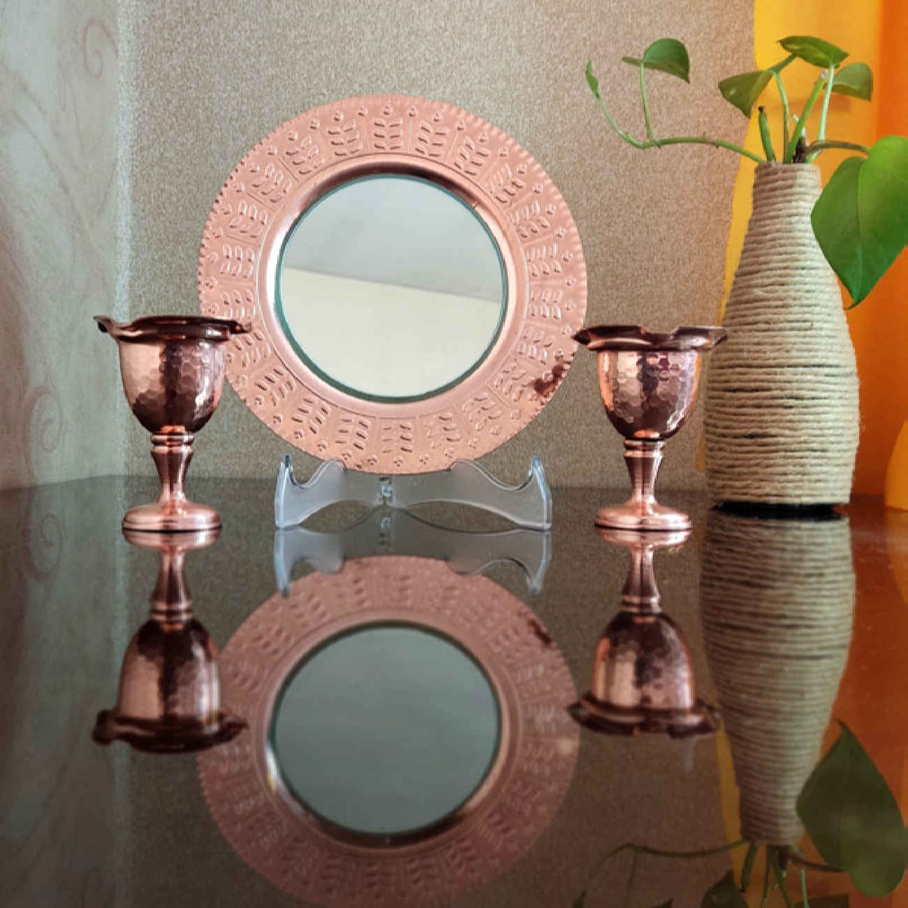 手工铜烛台 – 传统与优雅完美结合（1 件）