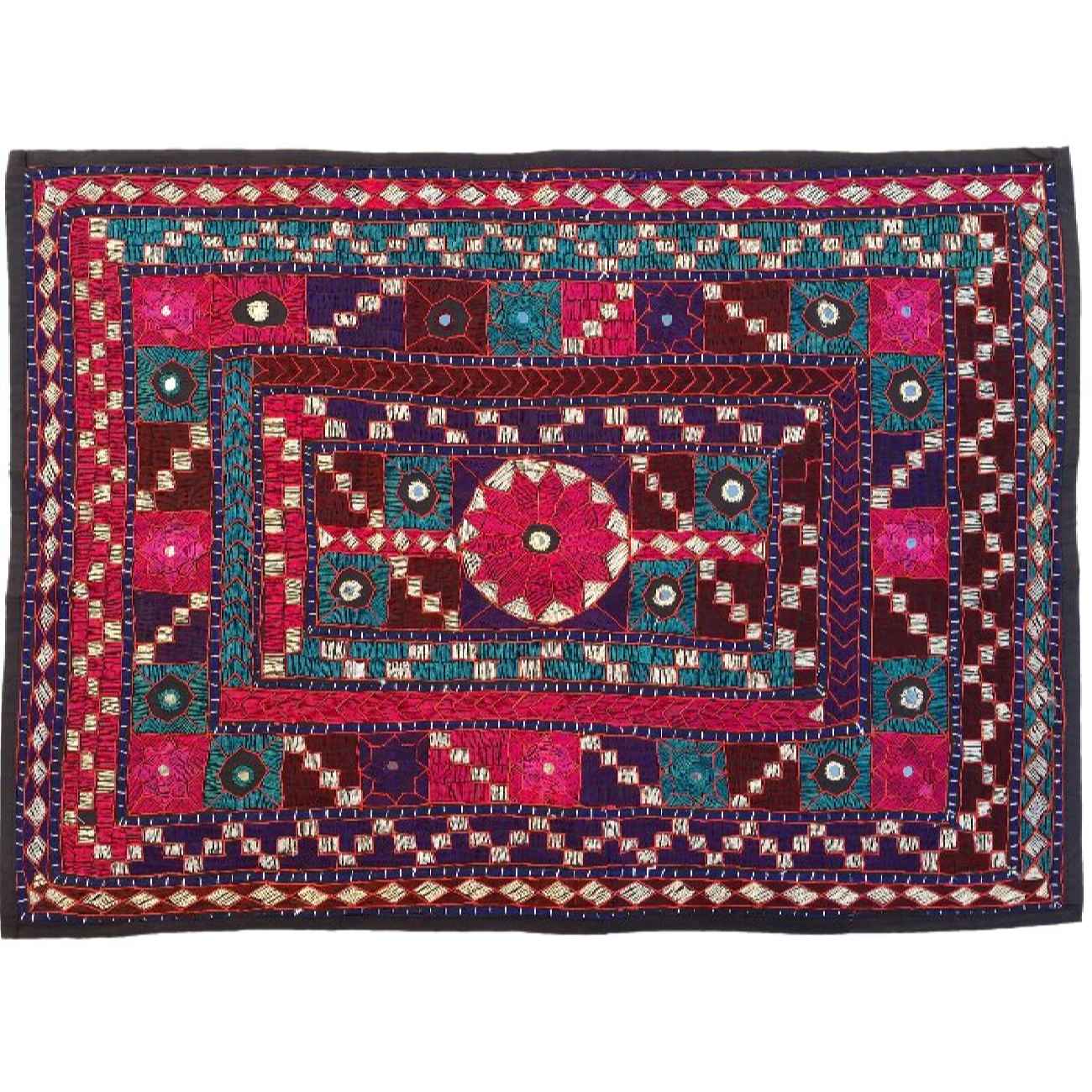 Main image of 手工刺绣桌布——餐桌与礼品的完美装饰