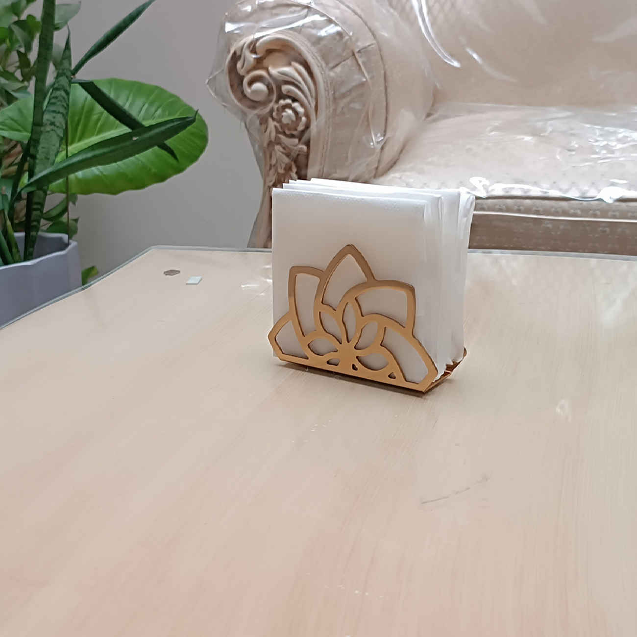 金属纸巾架——花卉设计,助您整理空间