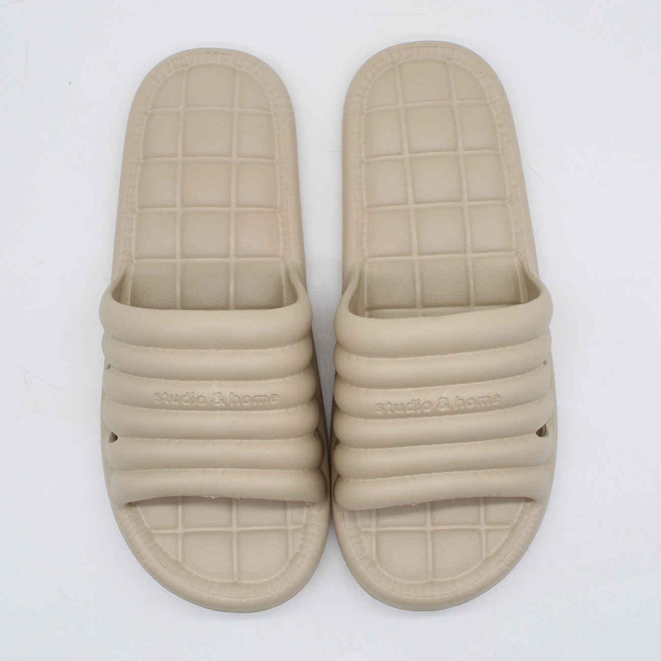 Nikta云朵拖鞋 – 舒适、风格和轻松优雅的完美结合