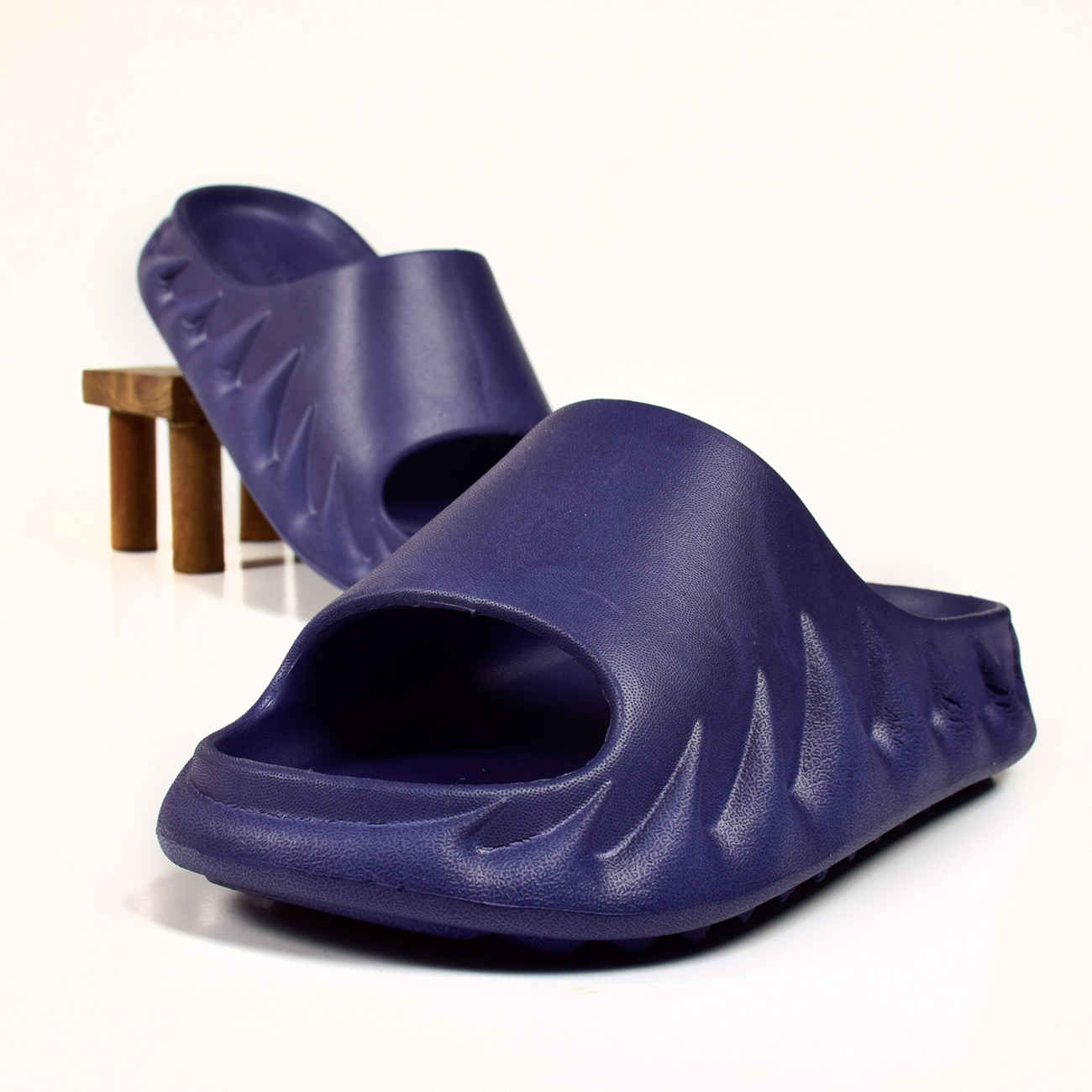 Nikta云朵拖鞋 – 迈入一个无与伦比的舒适与轻松风格的世界