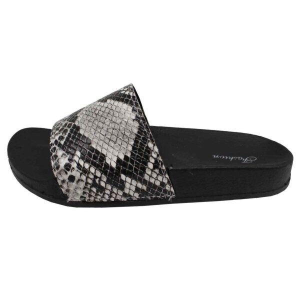 Nikta云朵拖鞋 – 云朵般的舒适与简洁现代设计的完美融合