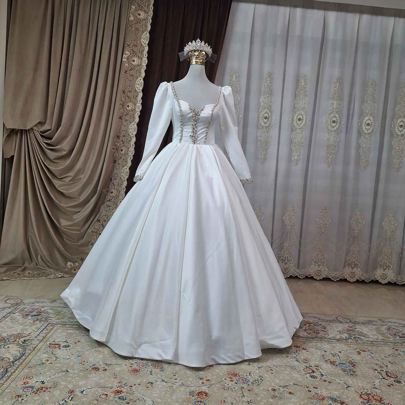 Main image of 波斯长袖婚礼及新娘礼服 – 阿拉伯风格水晶装饰款