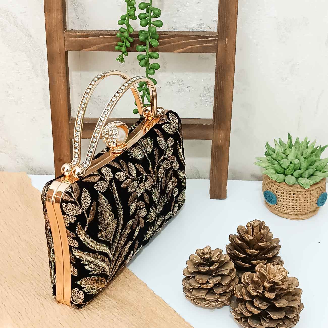 波斯女性手拿包 – 苏扎尼刺绣,时尚手工设计