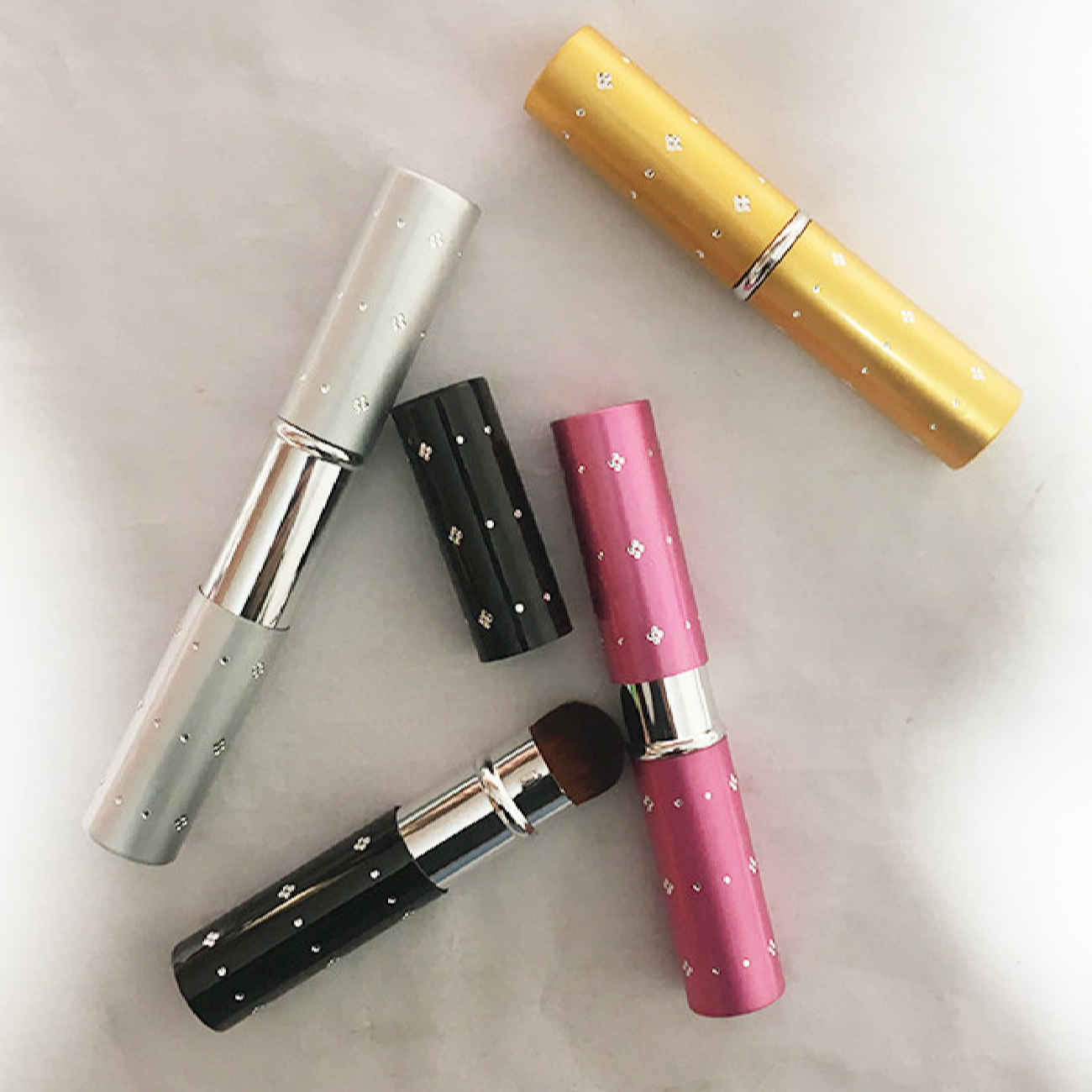 便携化妆刷 – 紧凑时尚,打造完美妆容