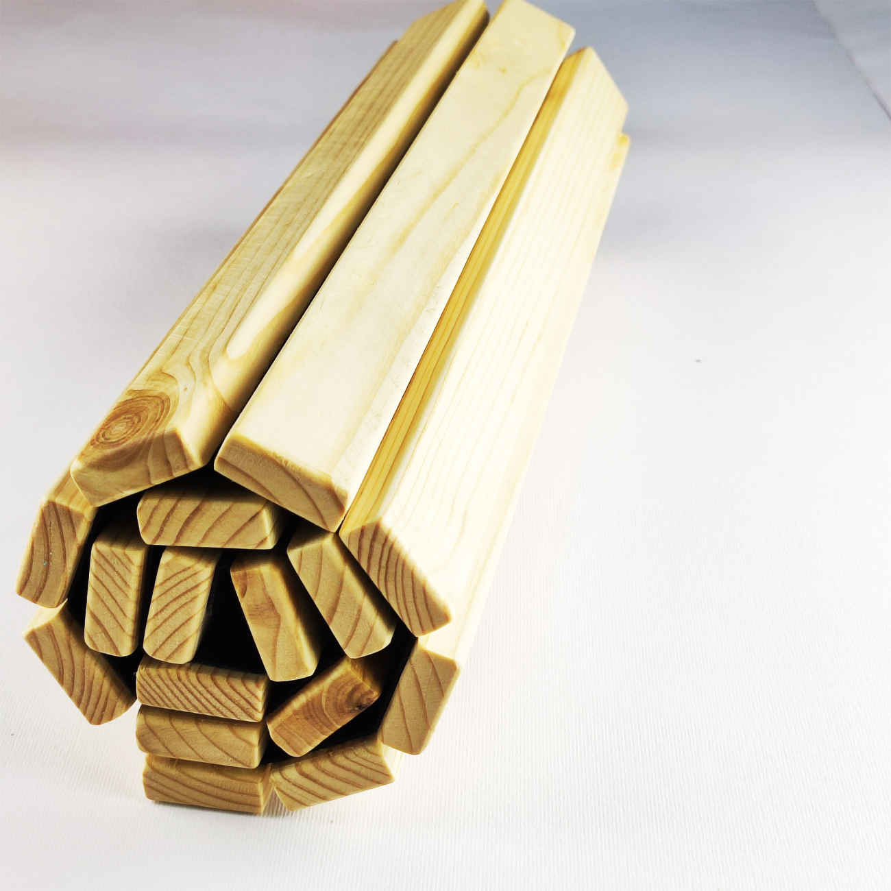 木质餐盘与切菜板 – 食材准备与优雅餐桌展示的完美选择