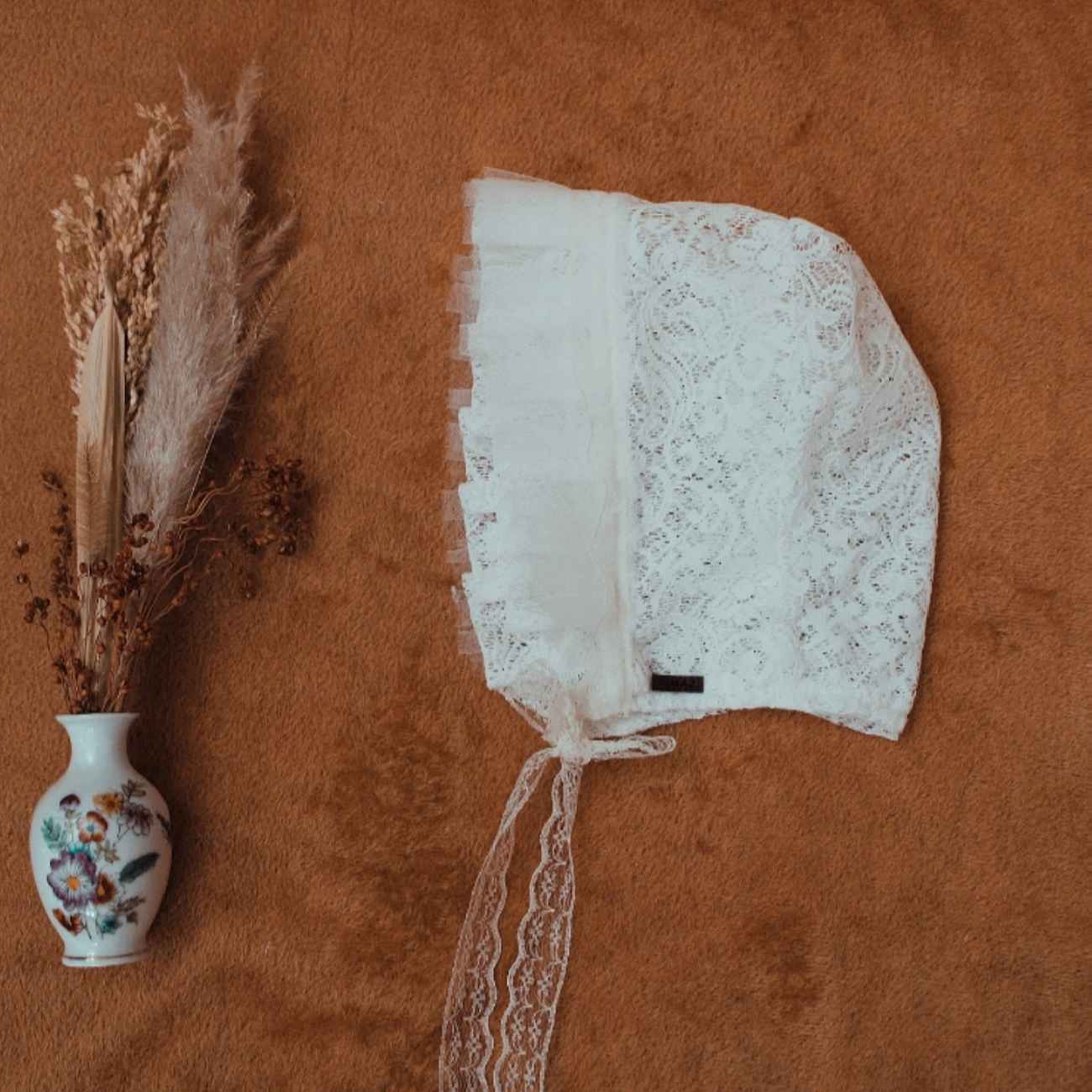 婴儿护耳帽公主款 – 柔软、时尚，适合外出，乳白色