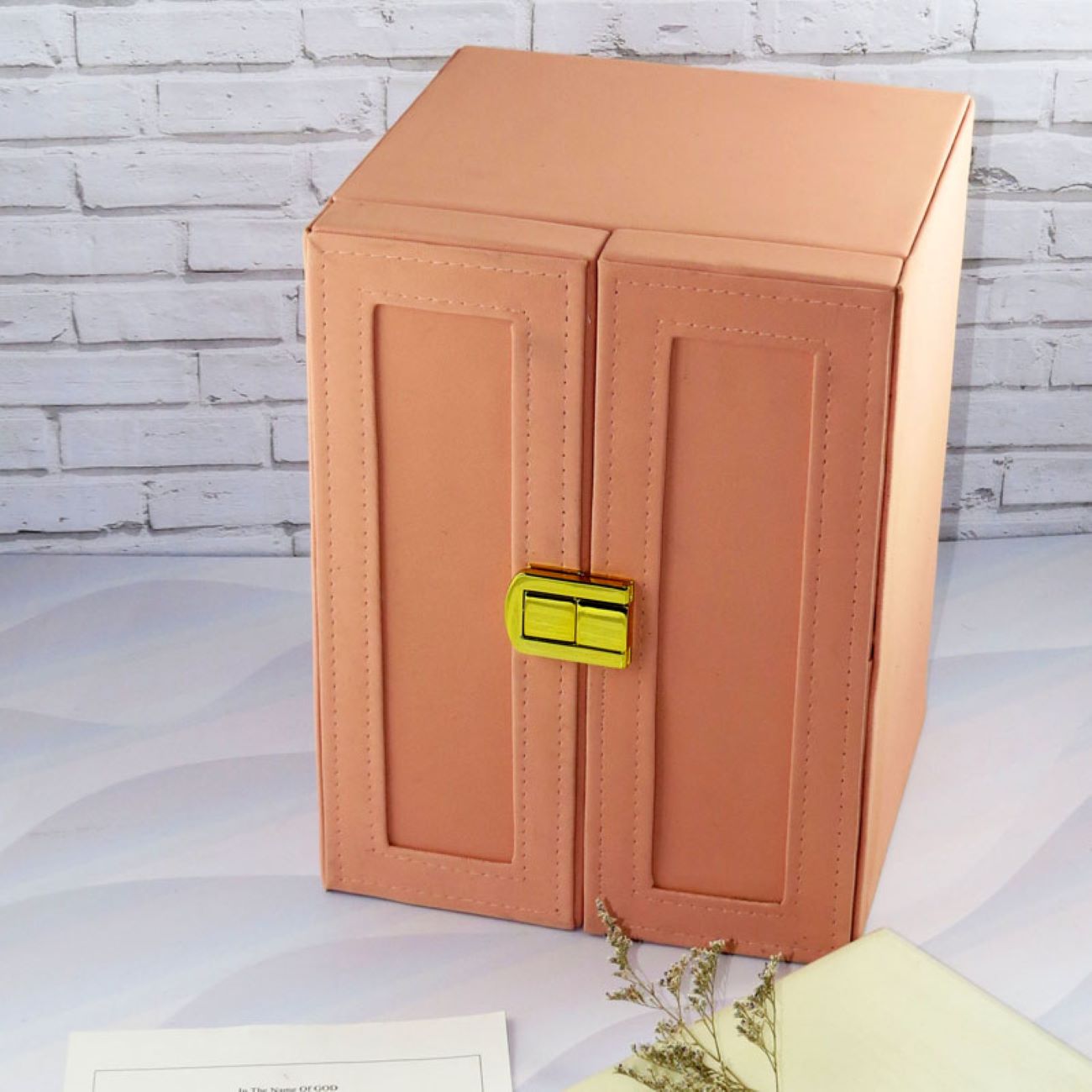 多层首饰盒 – 带锁,整齐收纳配饰