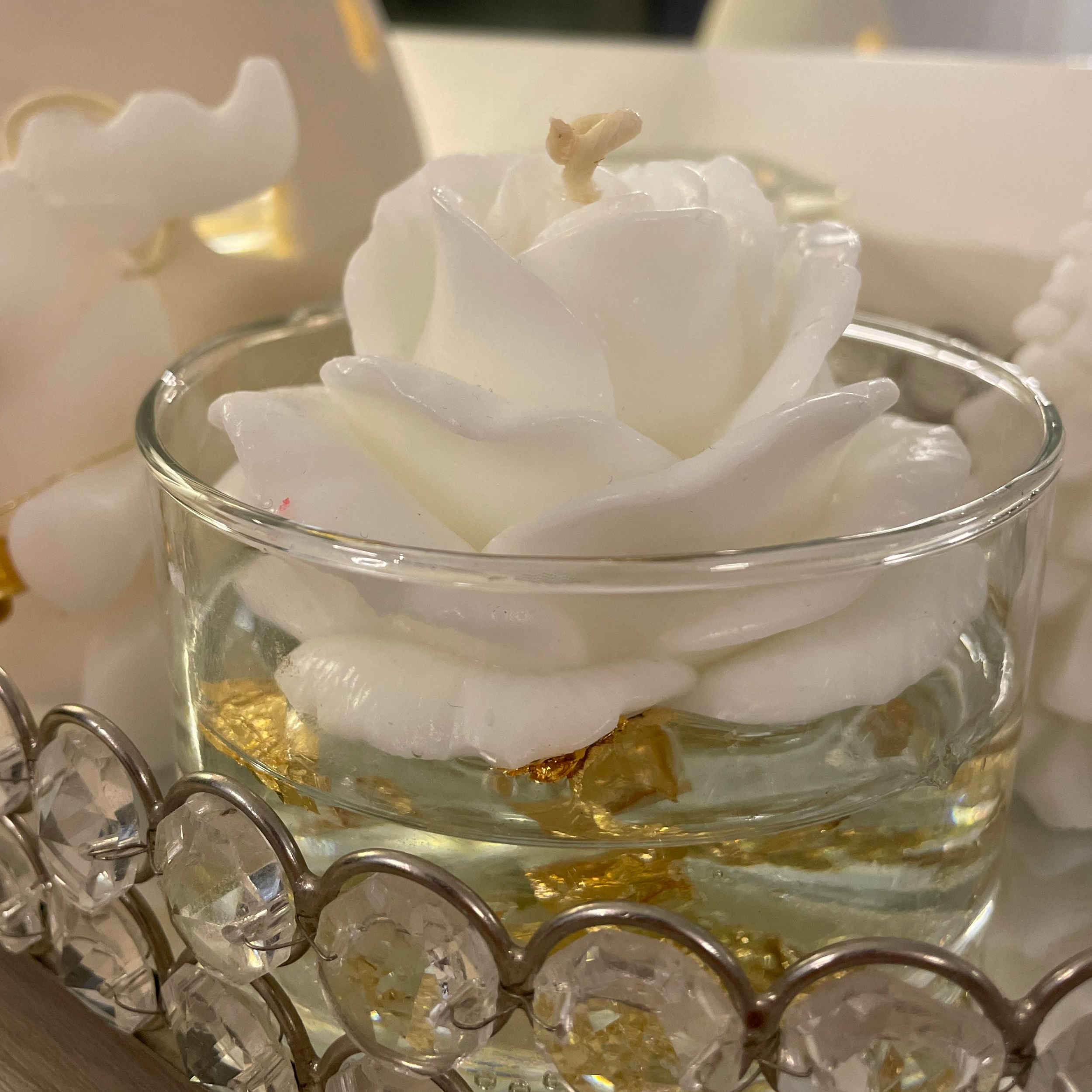 香氛蜡烛罐 – 薰衣草香,适合放松与各类场合,花卉设计