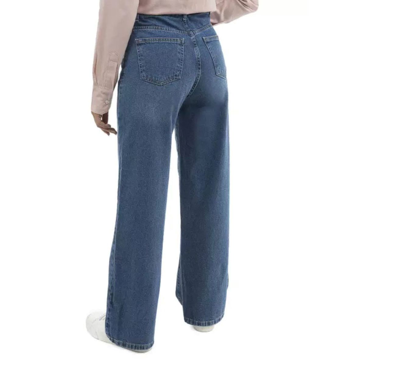 极致舒适:宽松牛仔裤,轻松时尚造型