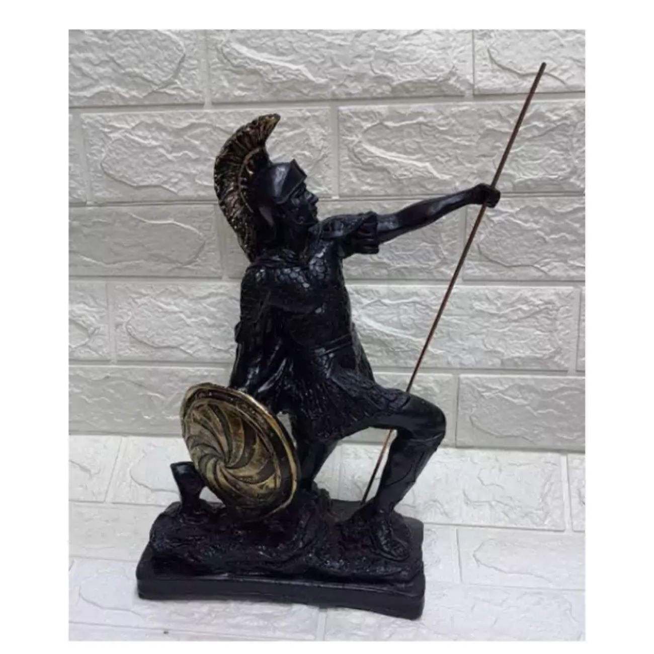 正宗罗马尼亚士兵雕像——坚固耐用,适合家居装饰与收藏