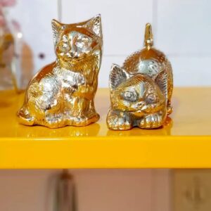 铜质猫雕像两件套 – 永恒优雅的艺术品