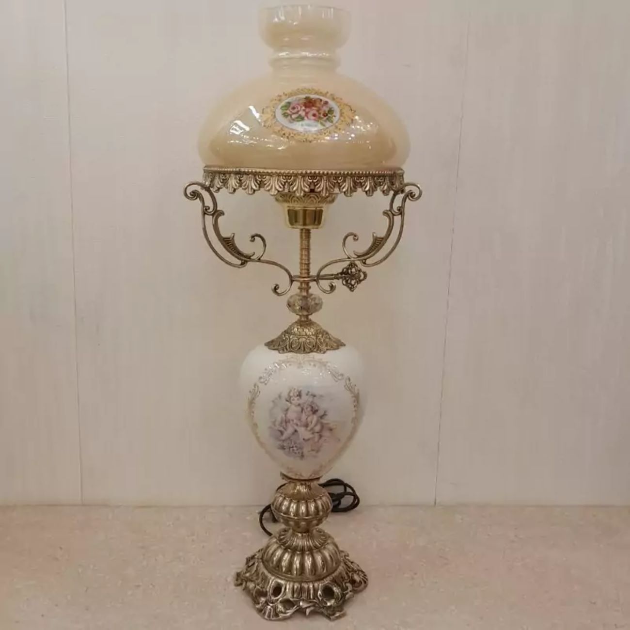 Main image of 青铜与陶瓷台灯 – 时尚家居照明，经典设计与温暖氛围