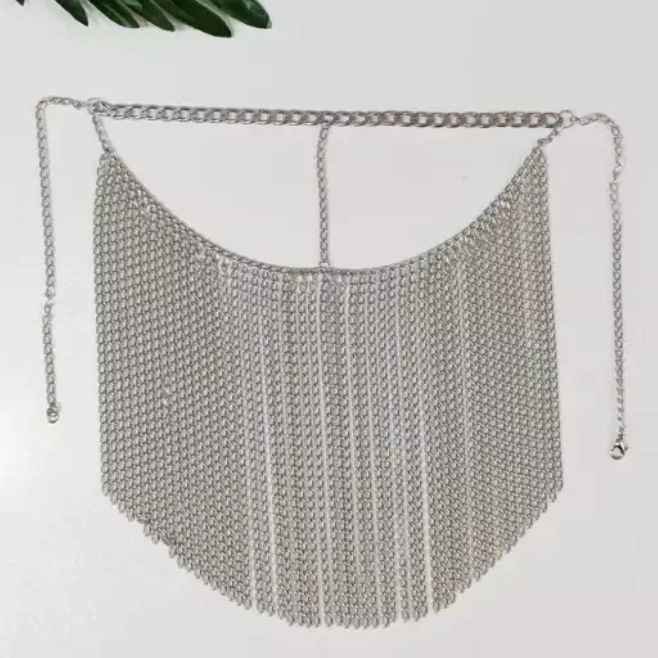 Main image of 链条设计布尔卡 – 现代与传统结合风格