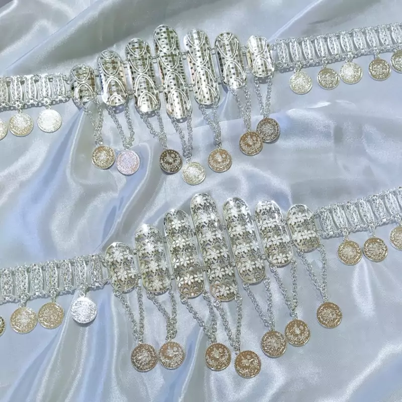 Main image of 优雅不锈钢库尔德腰带 – 耐用防锈，正式场合完美