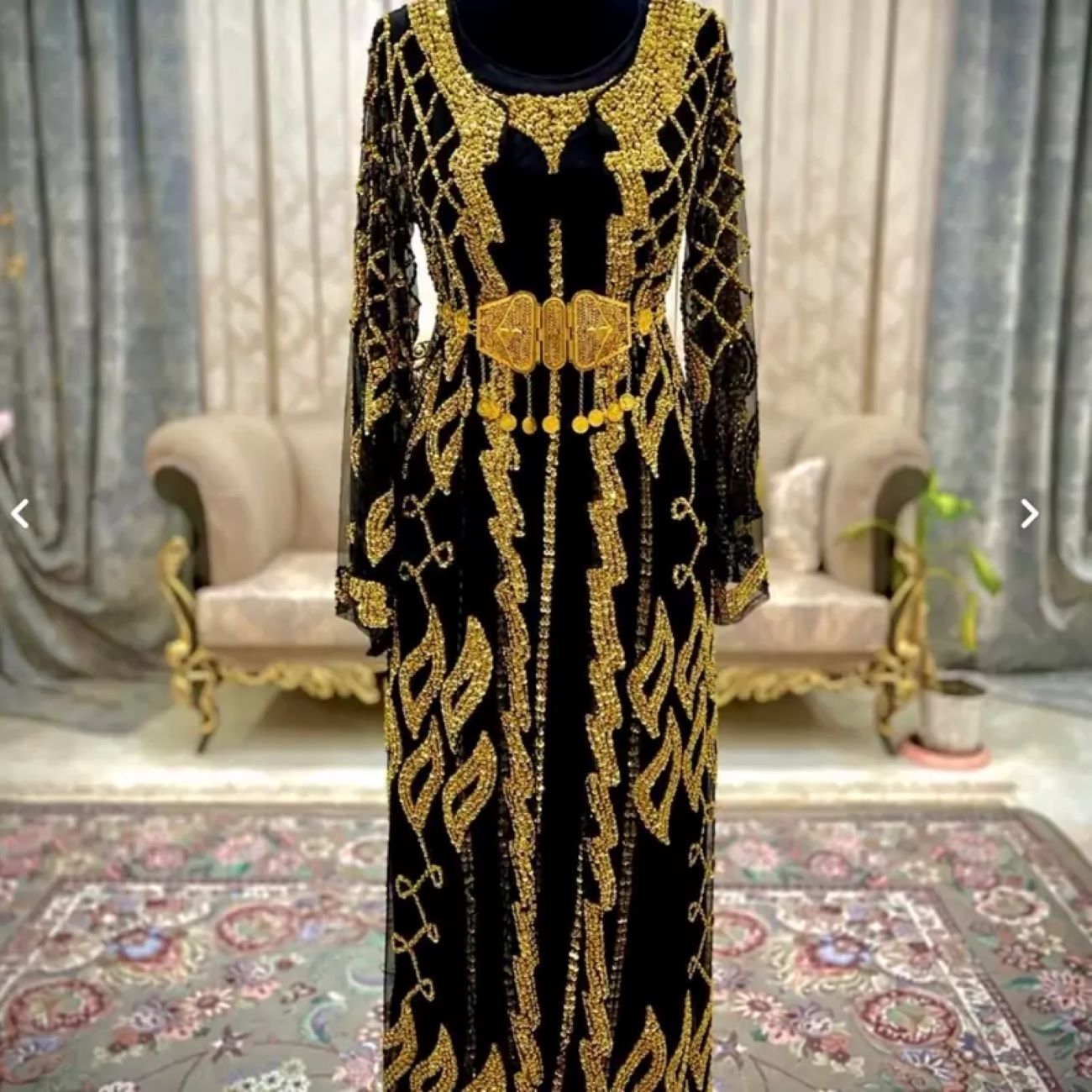 Main image of 精美库尔德珠宝刺绣礼服 – 传统与优雅和谐统一