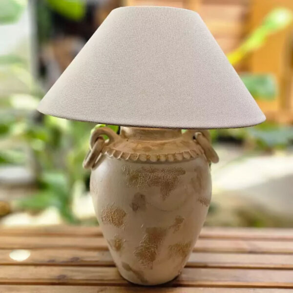 手工铜绿饰面环形台灯 – 独特设计，卓越品质