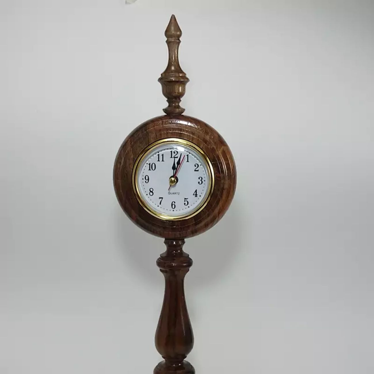 高档木质座钟 – 桌面上的精美之选